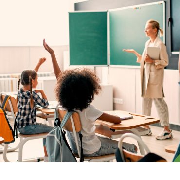 Governador de Minas entrega obras de reforma da escola Wilson Alvarenga em Ipatinga